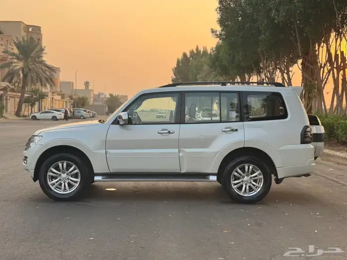 للبيع ميتسوبيشي باجيرو 2017 وكاااله 5