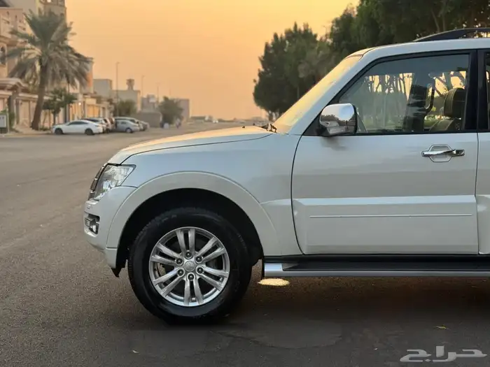 للبيع ميتسوبيشي باجيرو 2017 وكاااله 3