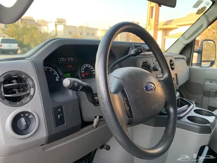 فان فورد 2013 لذوي الاحتياجات مخزن 8