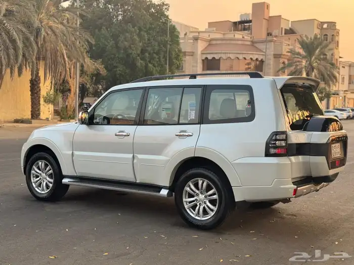 للبيع ميتسوبيشي باجيرو 2017 وكاااله 6