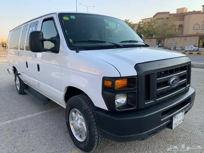 فان فورد 2013 لذوي الاحتياجات مخزن 1