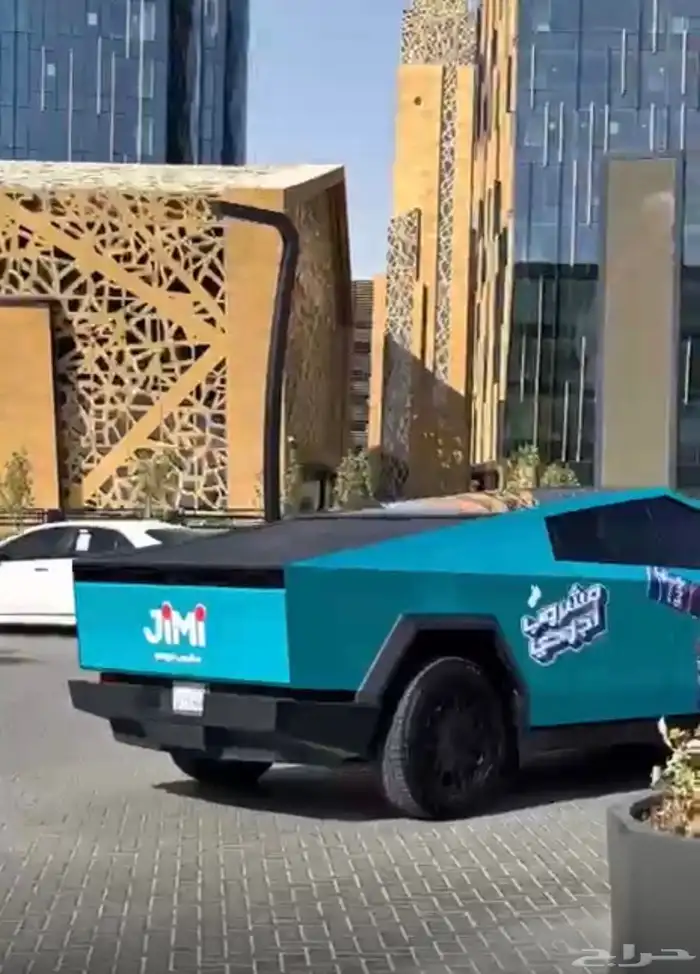 تسلا سايبرترك للتأجير الاعلاني 2