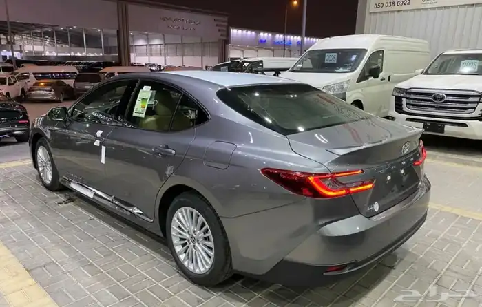 تويوتا كامري LEبنزين 2025 اقساط وكاش 10