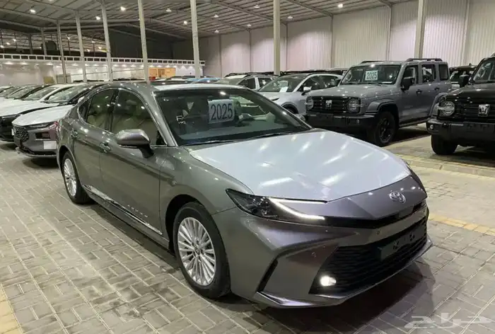 تويوتا كامري LEبنزين 2025 اقساط وكاش 0