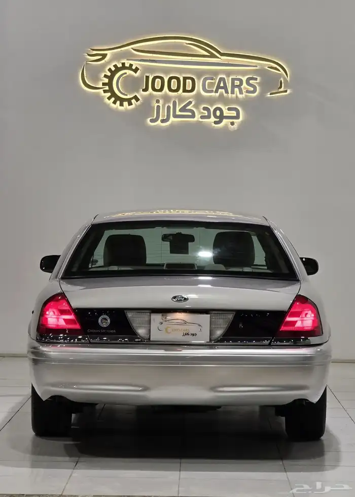 فورد فكتوريا موديل 2011 بحالة ممتازة 2