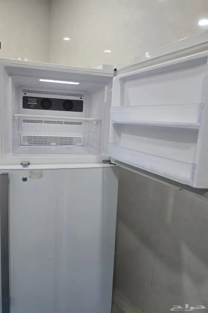 ثلاجة هيتاشي استخدام 6 سنوات 0