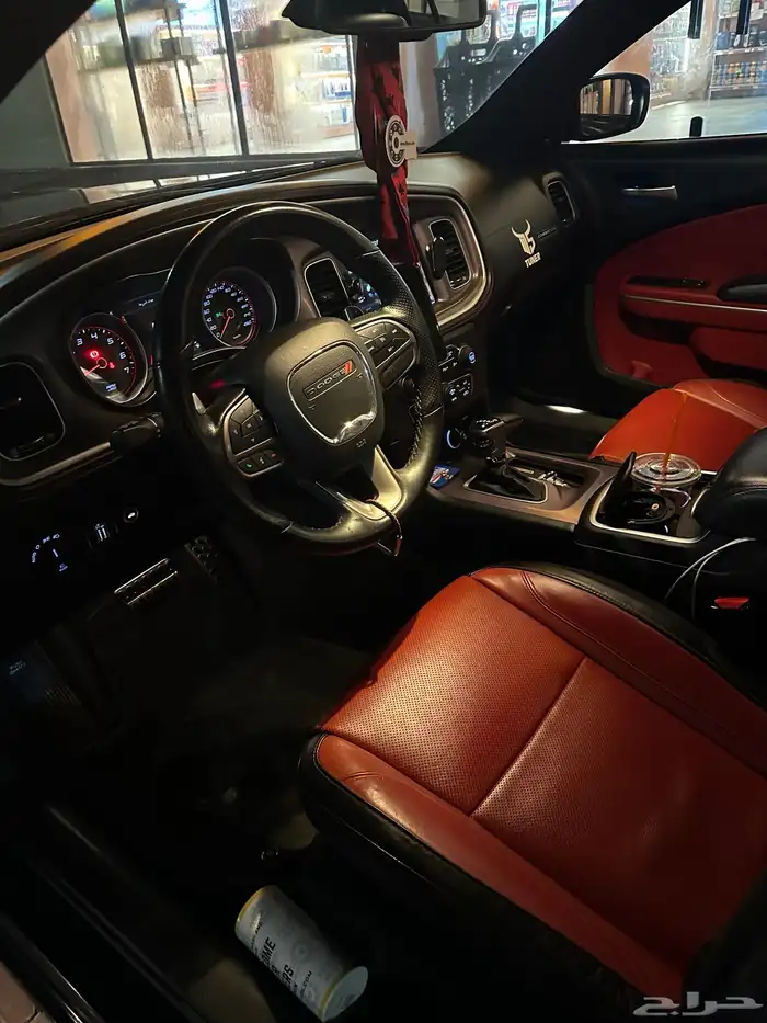 تشارجر 2022 R T v8 5