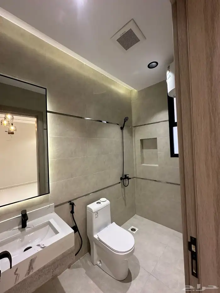 للبيع ارواف علويه جديده بحى النهضه احد رفيده 17