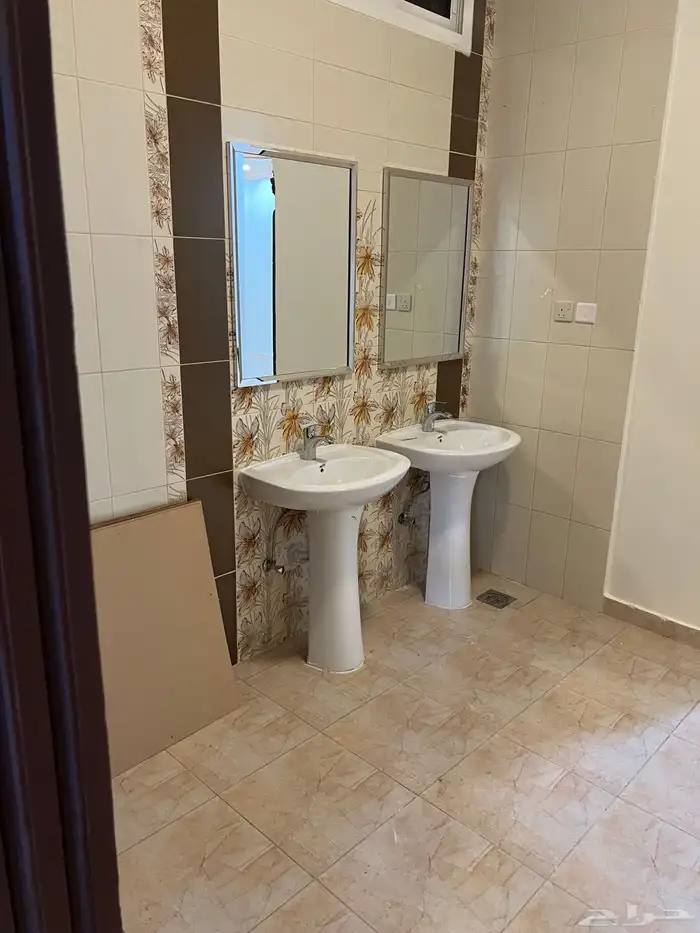 شقة 4 غرف 2 حمام وصاله ومطبخ خلف المستشفى العام بينبع 2