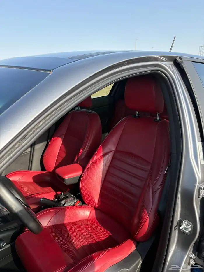 الفاروميو جوليتا 8