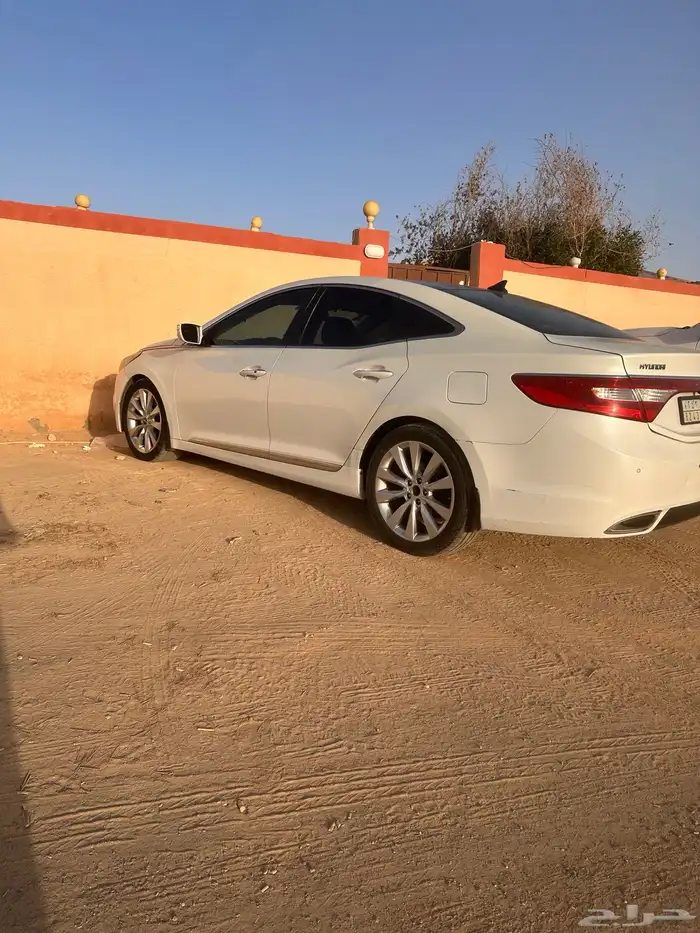 ازيرا 2014 فل كامل تشغيل بصمة وفتحتة سقف 1