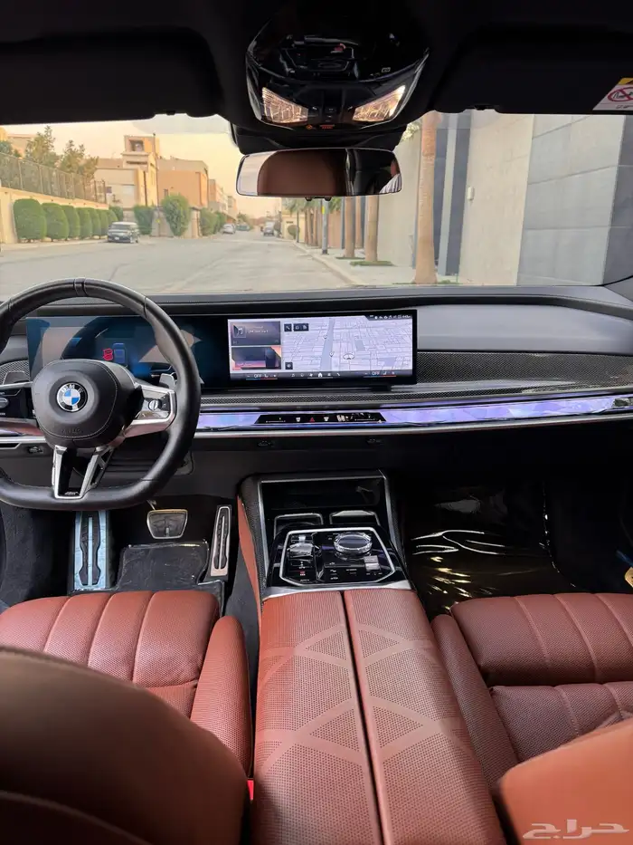 بي ام دبليو الفئة السابعة 735i - 2023 17