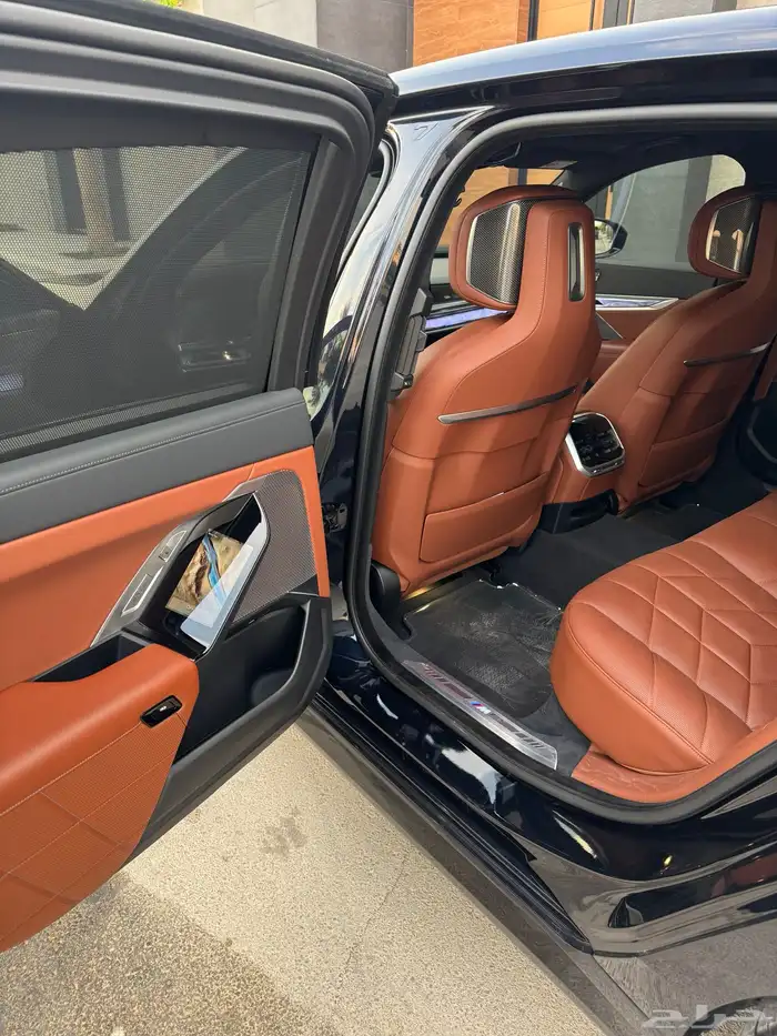 بي ام دبليو الفئة السابعة 735i - 2023 29