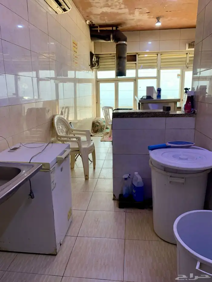 عندي محل للتقبيل 5