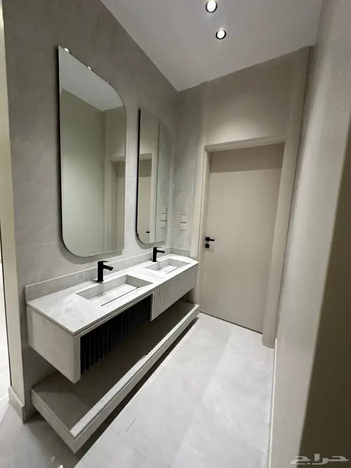 للبيع ادوار مع مساحات كبيرة بمداخل مستقلة المحالة - ابها 7