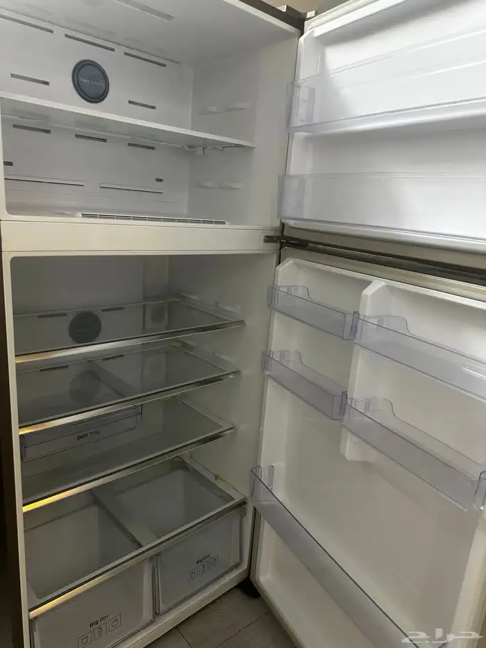 ثلاجه سامسونج 22 قدم عمرها 7 سنه استعمال شخصي 6