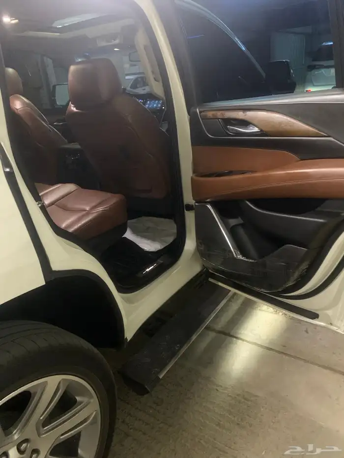 كاديلاك اسكاليد لؤلؤي 2015 12