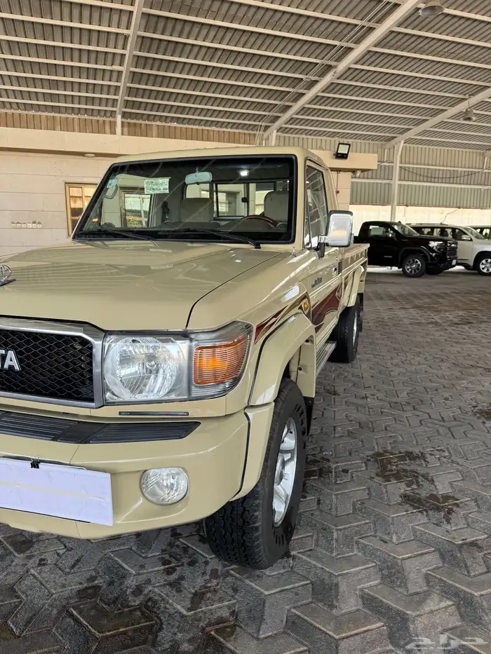 تويوتا شاص رفرف سعودي موديل 2018 4