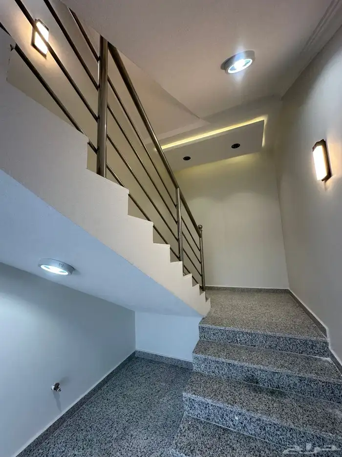 للبيع ارواف علويه جديده بحى النهضه احد رفيده 2