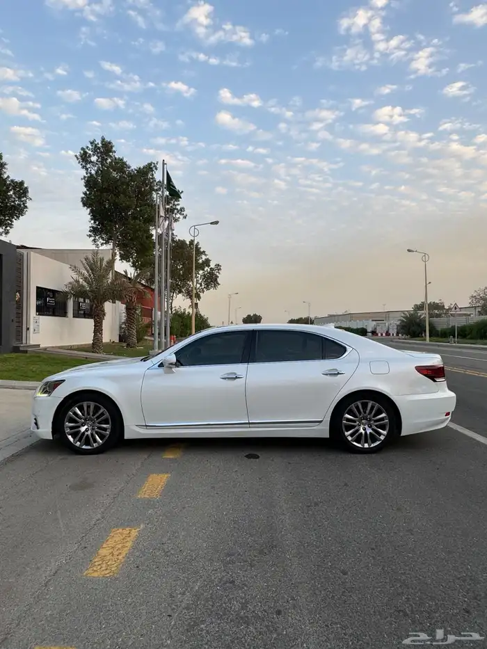 لكزس LS460L 2015 8