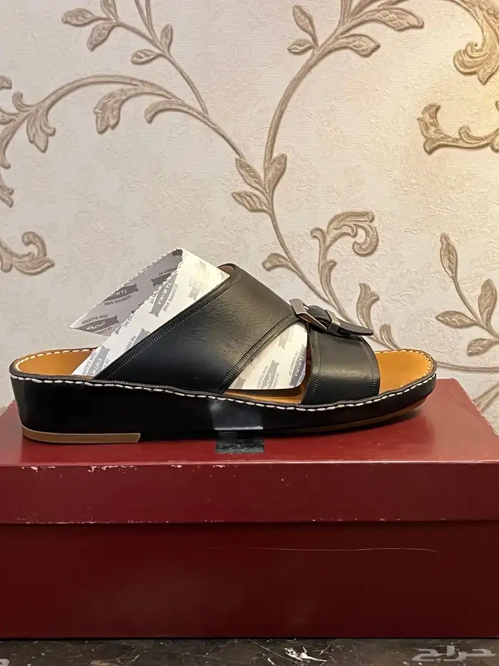 نعل تميمه ايطاليه اسود وعنابي غامق سعر الحبه 800ريال 0