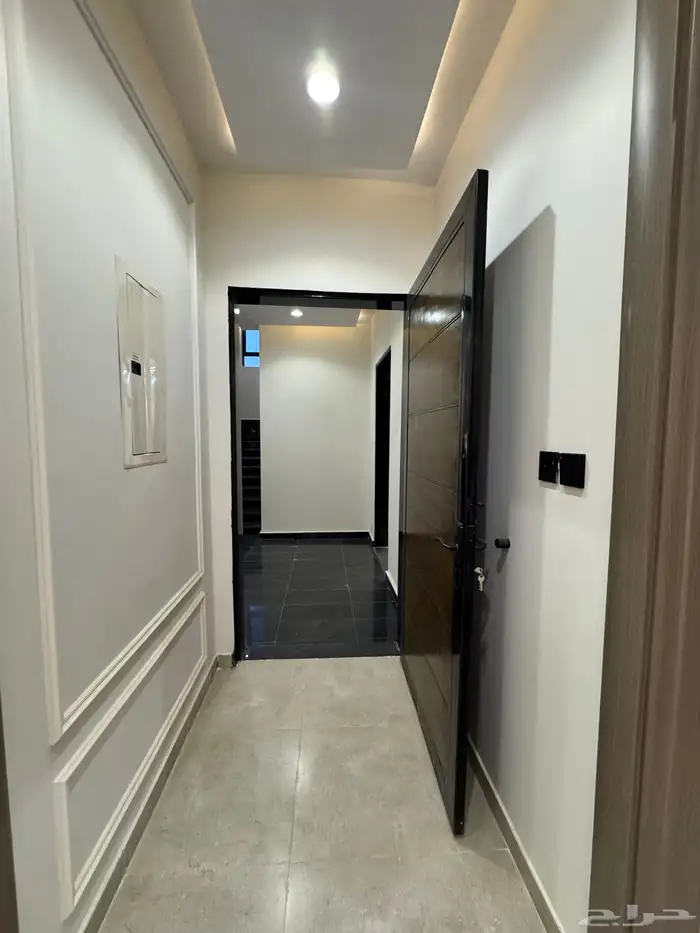 للبيع شقق تمليك علوي بسطح خاص ومصعد شغال بالاسكان شارع 25 م 10