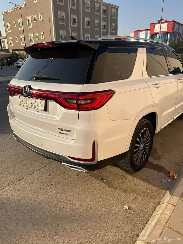 شانجان CS95 أبيض سقف أسود رويال السوم 47 5