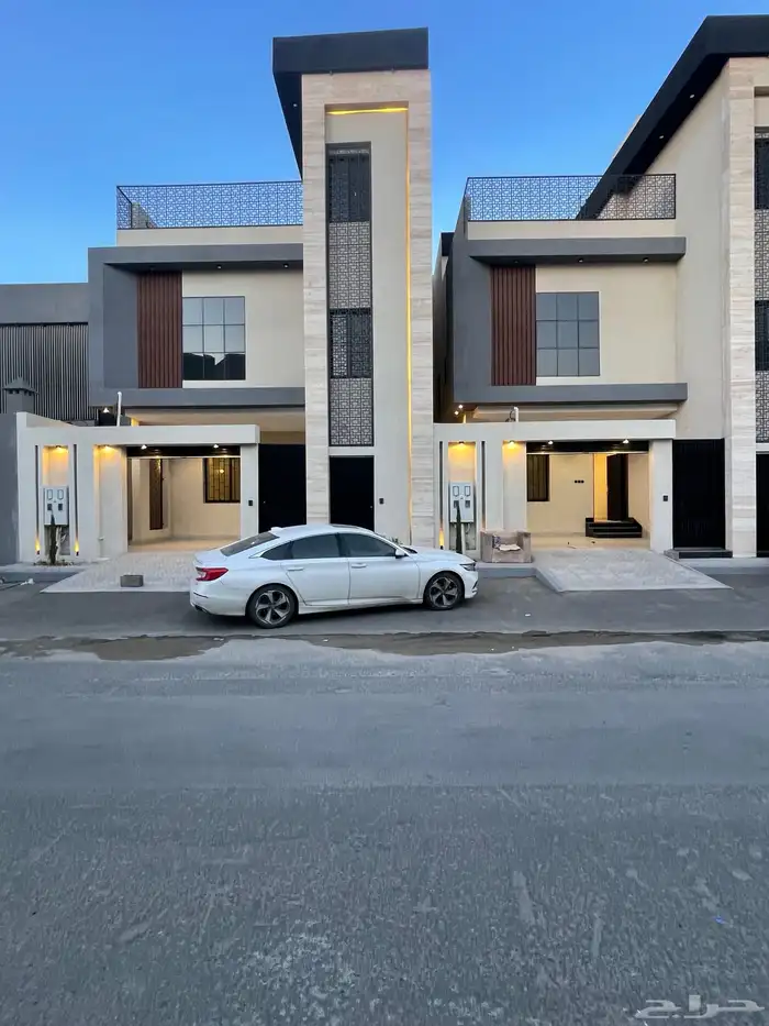 للبيع شقه دور ارضى بحوش وبايكه من 600 الف مقابل نادى ضمك 0