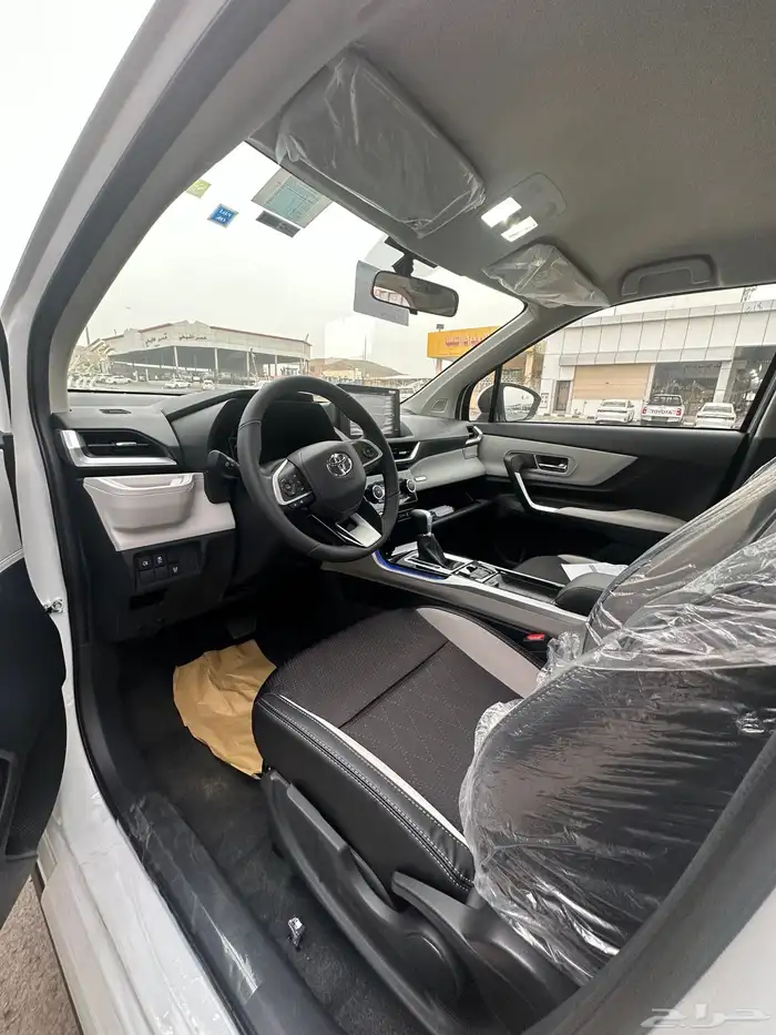 تويوتا فيلوز 4 سلندر موديل 2025 متوفر جميع الالوان 4