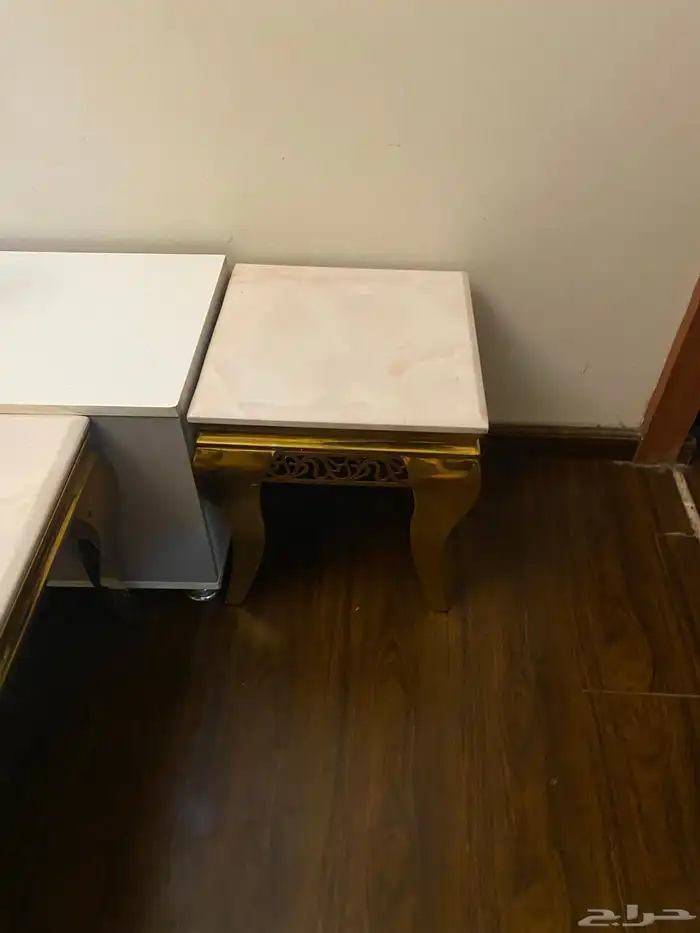 طاولات رخام كبيرة جديدة وعدد 2 صغيرة 1