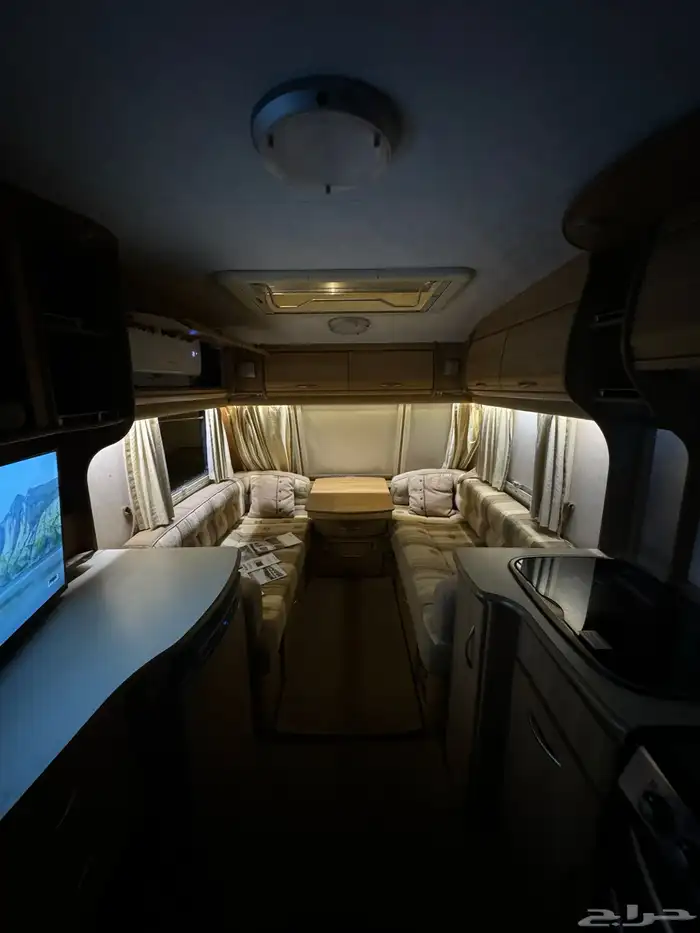 كرفان اوربي 5 متر ونص ( نظيف جدا ) 35