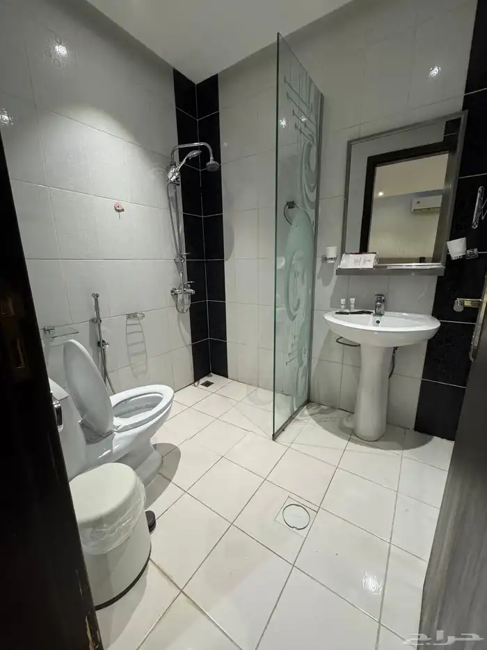 شقة مؤثثه للايجار في الملقا 8