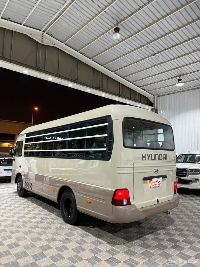 للبيع باص هونداي كونتي ديزل موديل 2015 ( شبه جديد ) 3