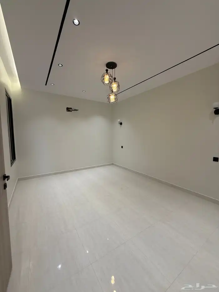 للبيع ارواف علويه وشقق ارضيه ببايكة سيارة ف احد رفيده 41