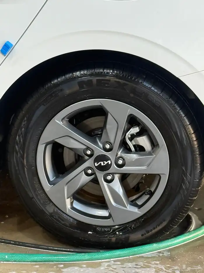 جنوط كي 5 استاندر 4 و استبنه وكالة ونظيفة جدا 0