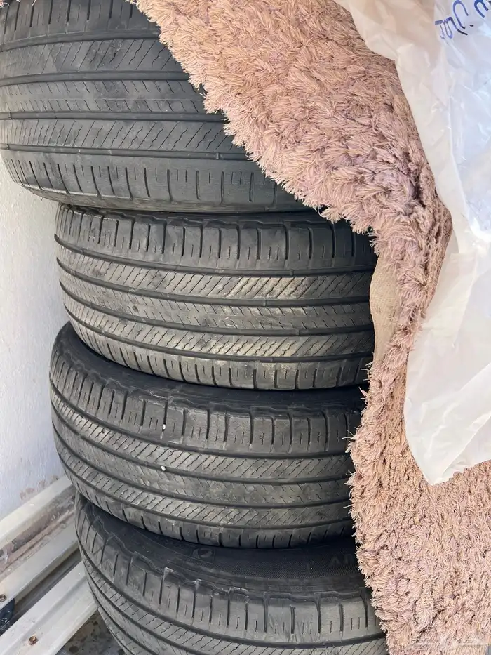 كفرات ميشلان نضيف 265 70 17. تاريخ التصنيع2022 1