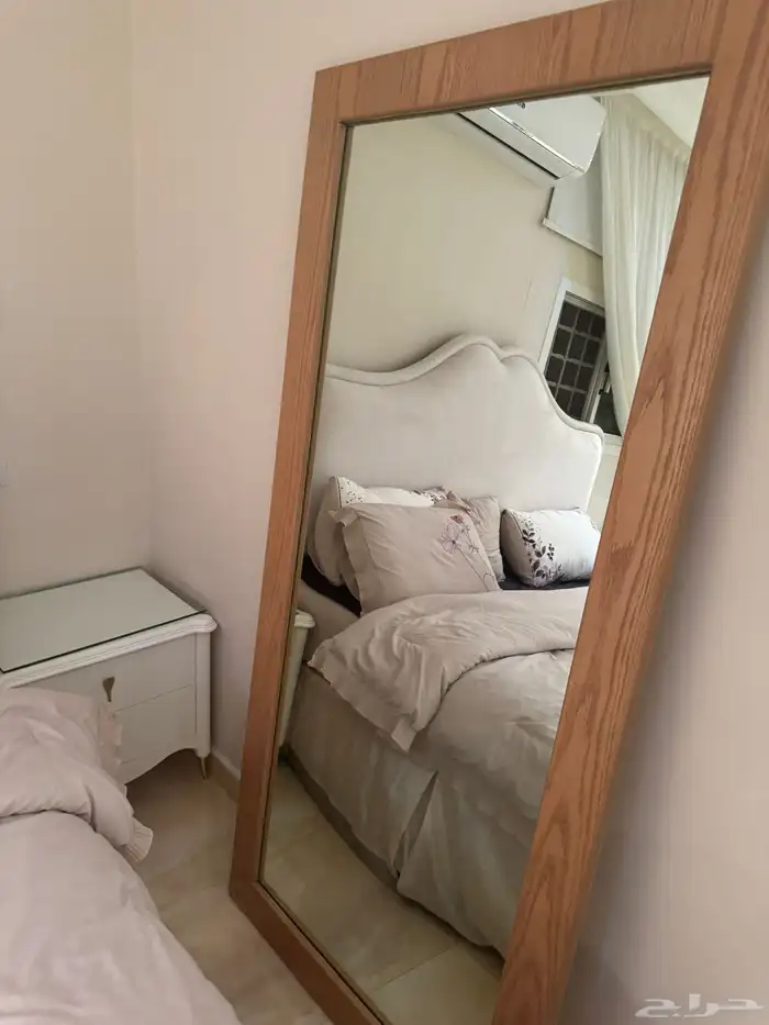 مراية   اثاث غزفه   جزمه   فرشتين   لوحه 0