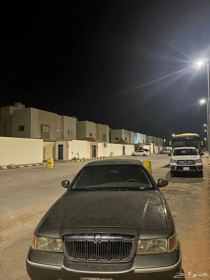 للبيع فورد ماركيز موديل 2000السياره كما موضحه لكم في الصوره 9