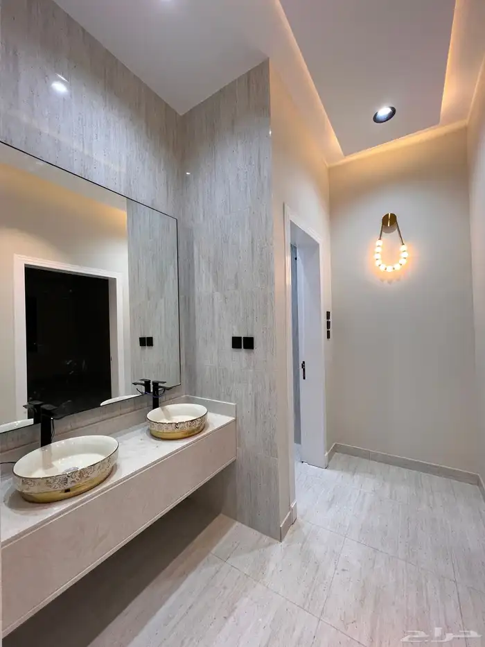 للبيع ادوار ارضيه خلف مستشفى السعودى الالمانى خميس مشيط 6