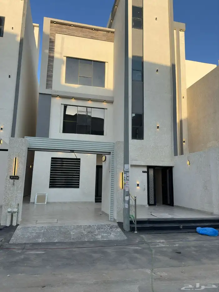 للبيع ادوار مع مساحات كبيرة بمداخل مستقلة المحالة - ابها 0