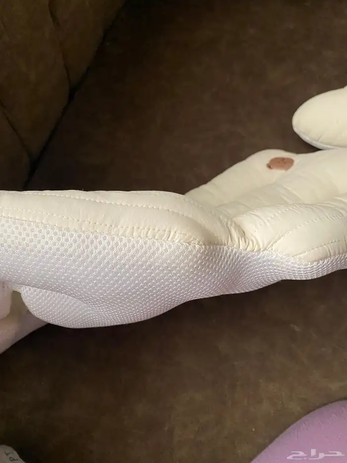 وسادة او مسند لعربية اطفال نظييف للبيع المستعجل 1