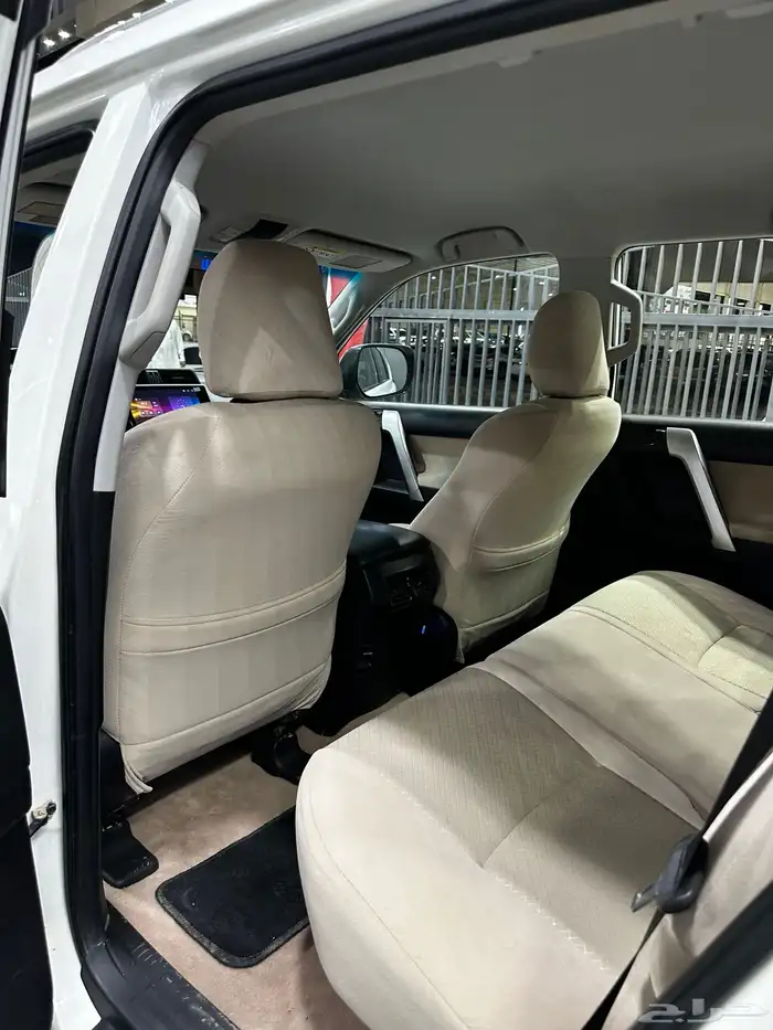 برادو ديزل 2019 بريمي لدى معرض(عبيد الرشيدي) 11