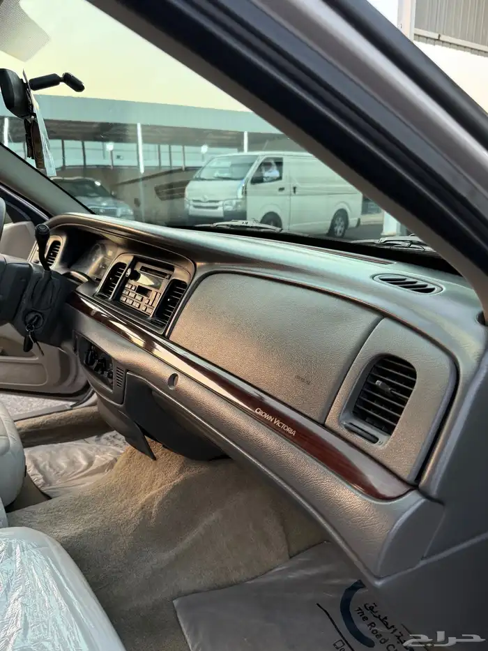 للبيع فورد فكتوريا 2011 نظيف شرط 22