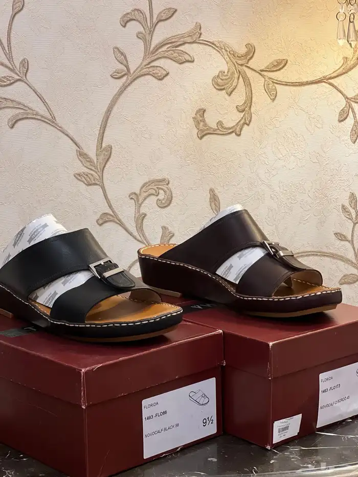 نعل تميمه ايطاليه اسود وعنابي غامق سعر الحبه 800ريال 2