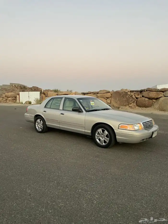 للبيع فورد فكتوريا 2011 سعودي 3