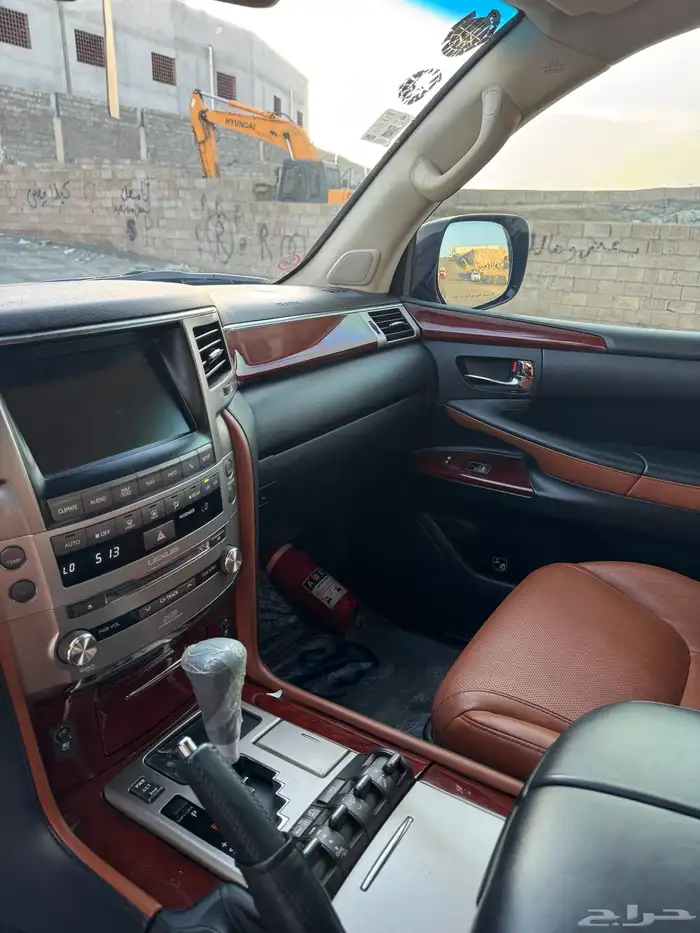 لكزس 2015 اسود عداد قليل 22