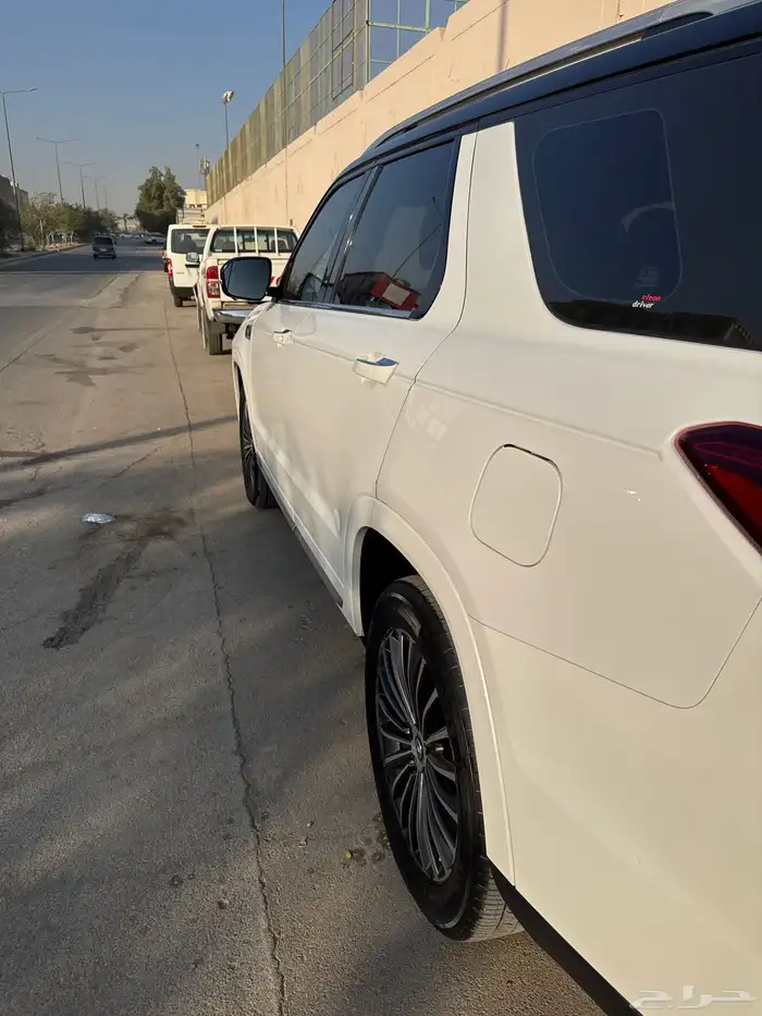 شانجان CS95 أبيض سقف أسود رويال السوم 47 7