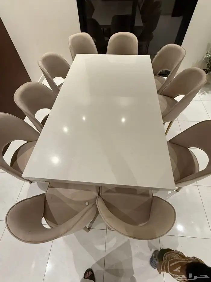 طاولة طعام مع بوفيه 3