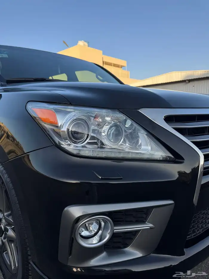 لكزس 2015 اسود عداد قليل 10