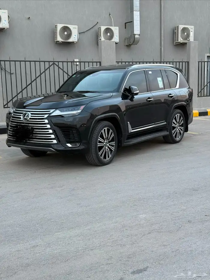 للبيع لكزس 2022 بي بي اسود سعودي 0